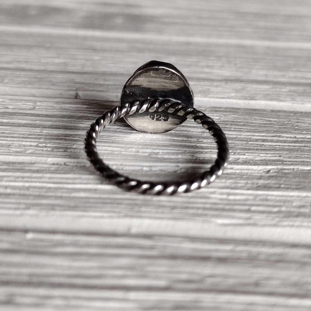 Sunstone Ring - Picture 4 of 16